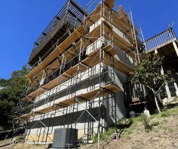 Hillside home scaffold structure by Glendale Scaffolding Rental
